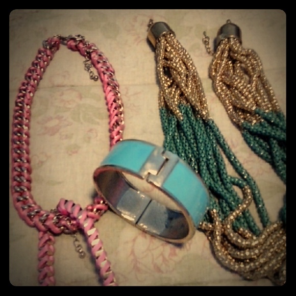 reserved gold/green chain