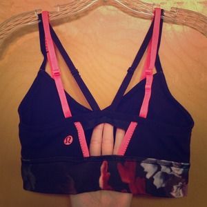 lululemon athletica luxtreme *hot yoga! bra