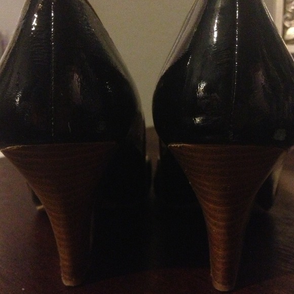 Black & Brown Pumps! - Picture 2 of 3