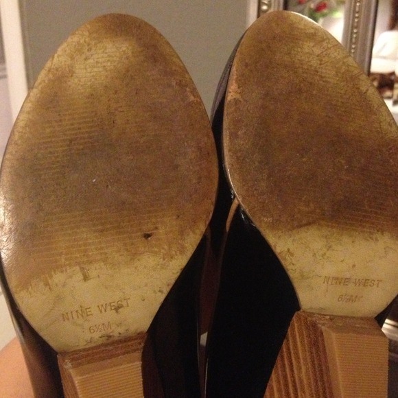 Black & Brown Pumps! - Picture 3 of 3