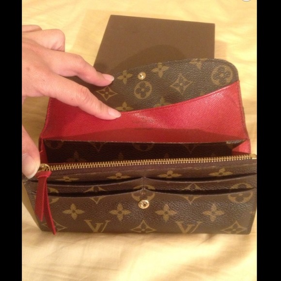 💜SOLD💜Louis Vuitton Emilie Wallet in red - Picture 2 of 4