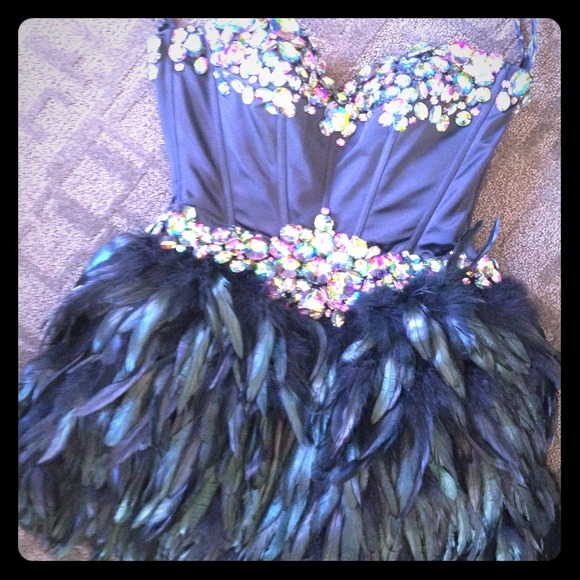 SHERRI HILL sz6 feather jewel black dress {2886}
