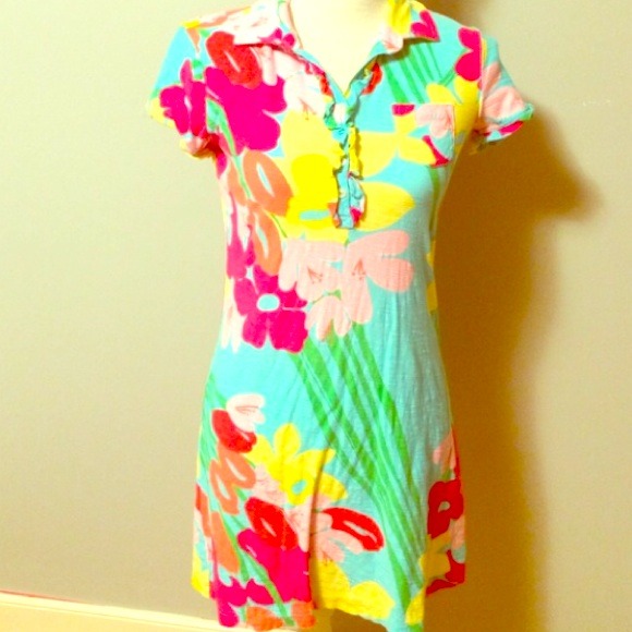 Lilly pulitzer dress with breast pocket
