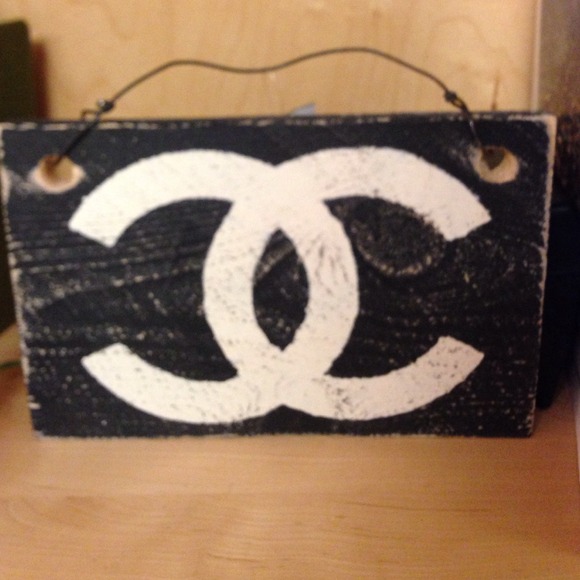 Brandy Melville Accessories - Brandy Melville Sign-just reduced!