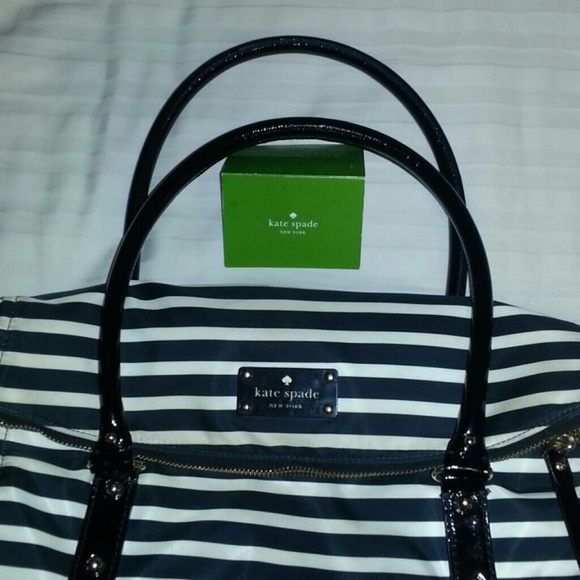 Just lowered!!!! Kate Spade Purse!!! - Picture 4 of 4