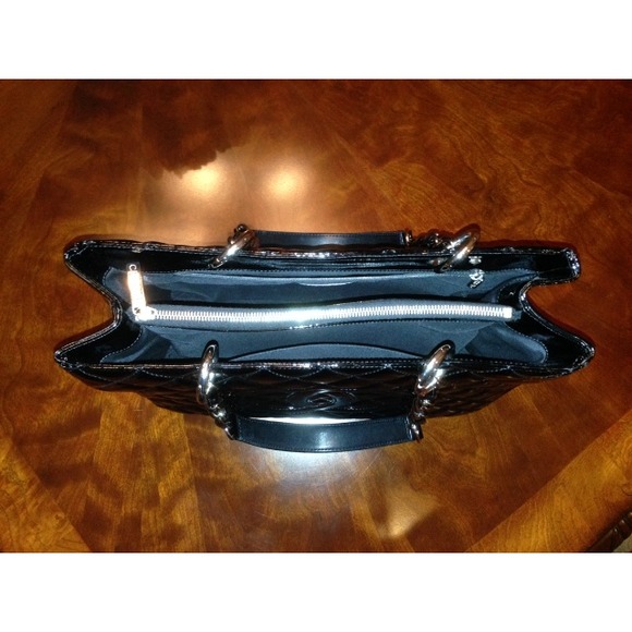 Authentic Patent Chanel GST (Grand Shopping Tote) - Picture 2 of 4