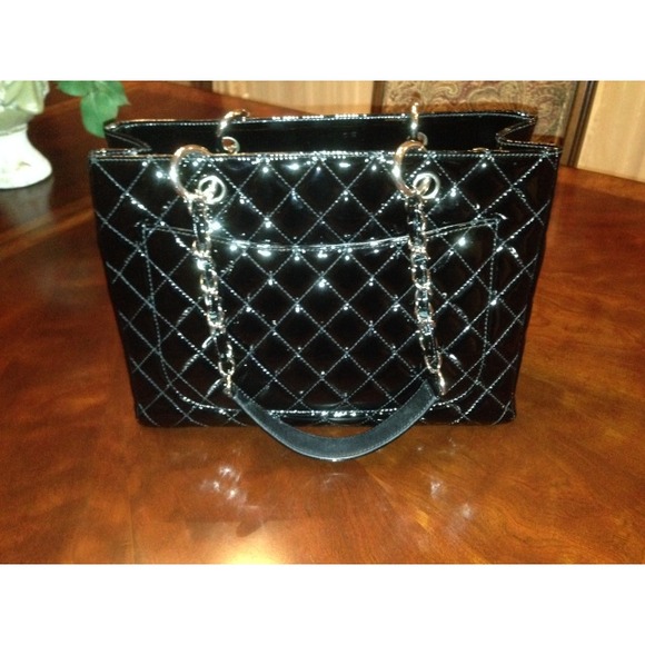 Authentic Patent Chanel GST (Grand Shopping Tote) - Picture 3 of 4
