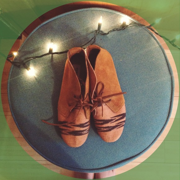 "Hand Crafted" Osborn Desert Boots & Leather Laces