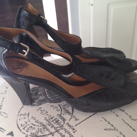 Black sandals