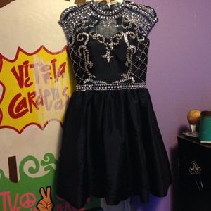 Beautiful navy prom dress never worn!
