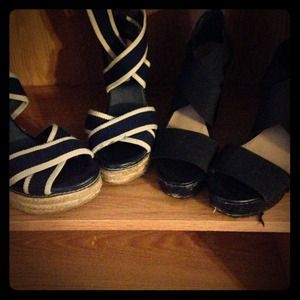 🌸what a deal!! 2 wedges =15$🌸