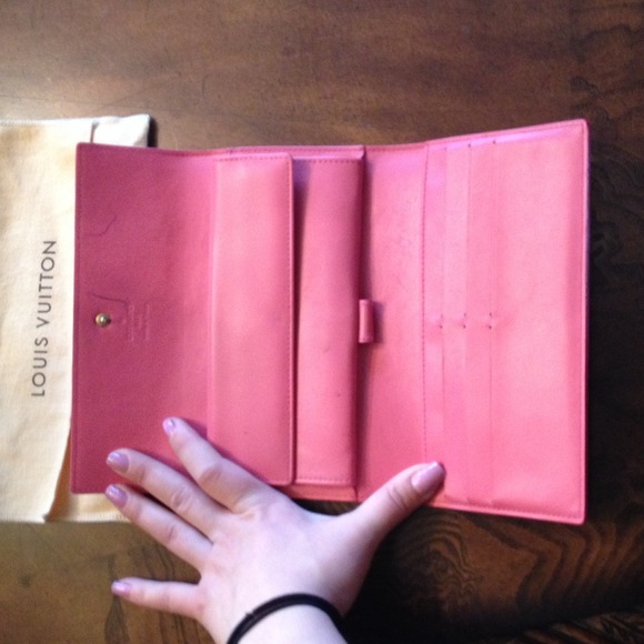 SOLD*Louis Vuitton pink vernis wallet *HOST PICK* - Picture 2 of 4