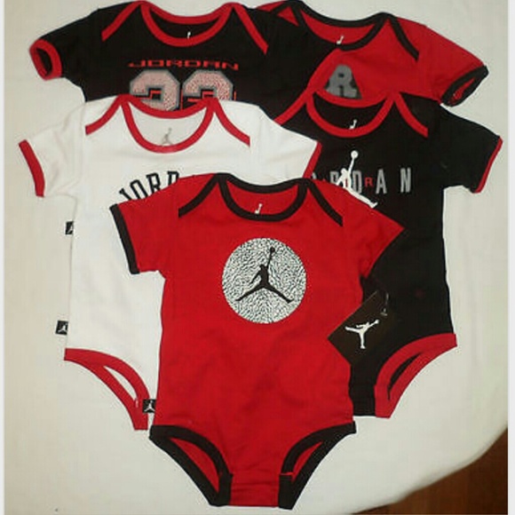 Jordan
Boys 3 Piece Set
?
SIZE: 9-12M