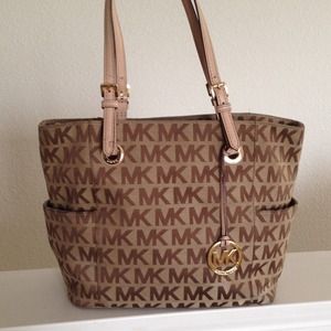 Michael Kors jet set signature tote