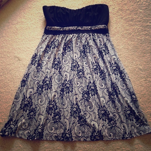 Black & white strapless dress