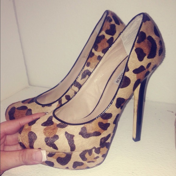 Steve Madden leopard pumps - Picture 2 of 3