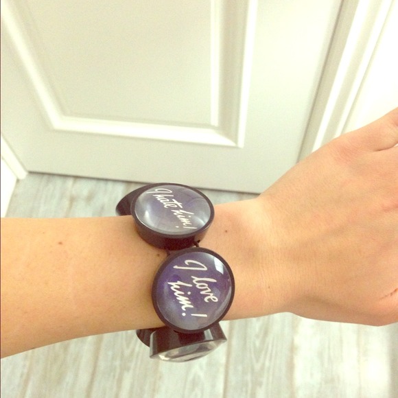 🎈$11 PP🎈Hot cakes design large acrylic bracelet
