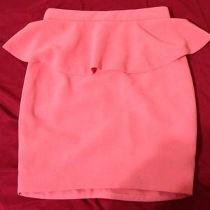 Coral peplum skirt sz small