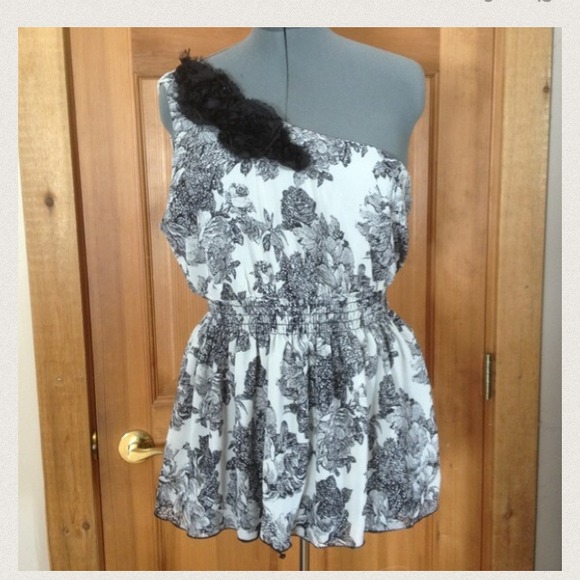 SOLD New Torrid top