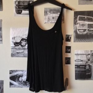 black loose tank