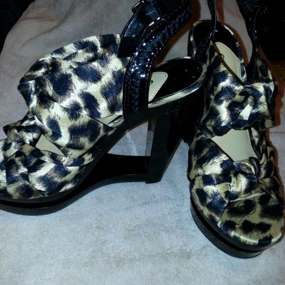 Gianni Bini leopard print wedges with funky heel