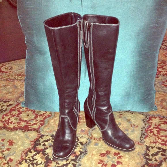 Beautiful Reaction brand long blk boots w stitch. - Picture 1 of 3