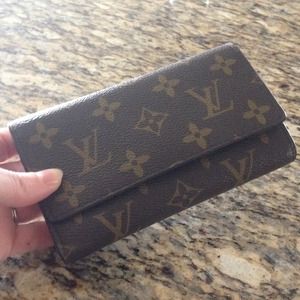 Louis Vuitton wallet. Excellent condition!