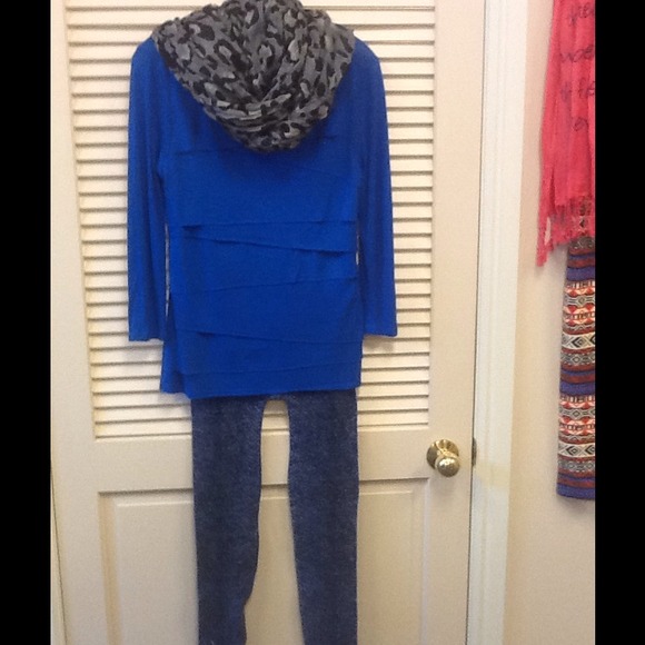 Spense Knits Ruffled Shirt - Picture 3 of 3