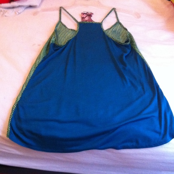 Tank top - Picture 2 of 3