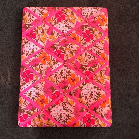 Vera Bradley Bulletin Board. - Picture 1 of 3