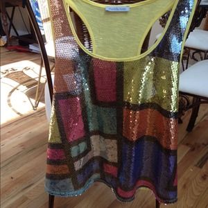 CHARLOTTE RUSSE YELLOW TOP WITH LOTS OF 🌟SPARKLE