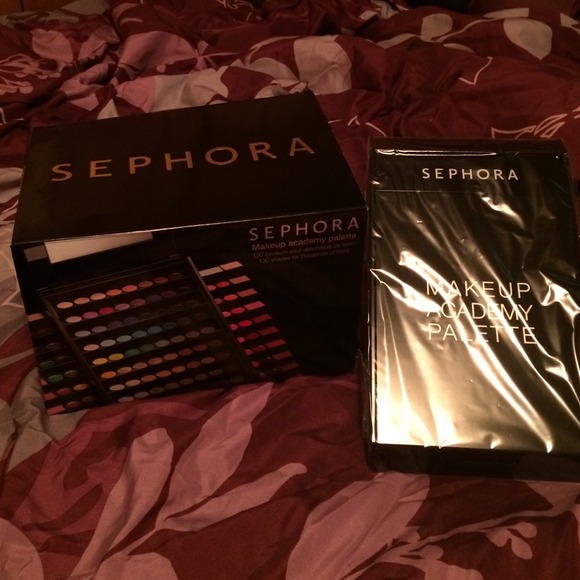 Brand new makeup kit!