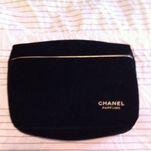 Chanel Parfums bag - Picture 3 of 4