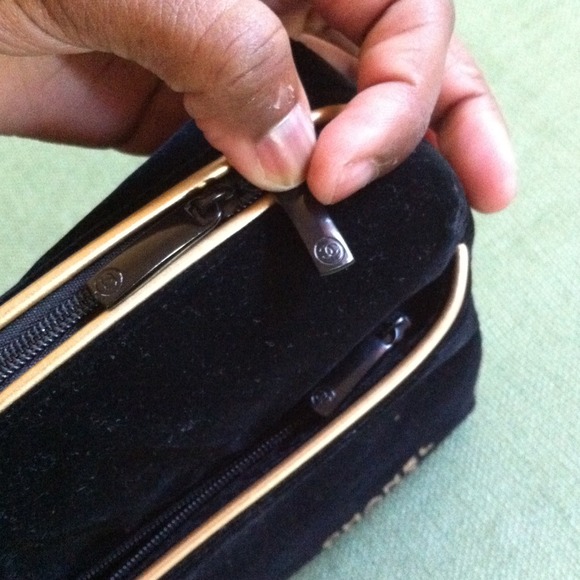 Chanel Parfums bag - Picture 4 of 4