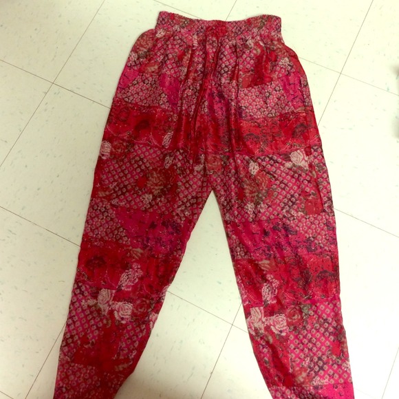 🚫TRADED🚫NWOT Urban fuschia harem pants