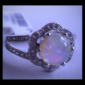 Beautiful genuine opal ring! Brand new!