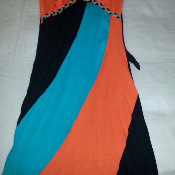 Dress - Picture 2 of 4