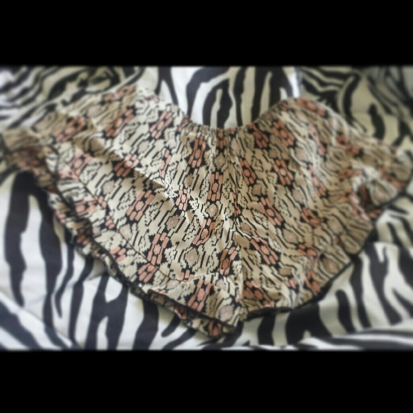 Brandy Melville aztec vodi shorts