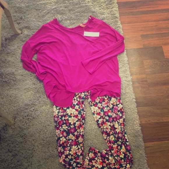 Magenta Button back top with Daisy Leggings