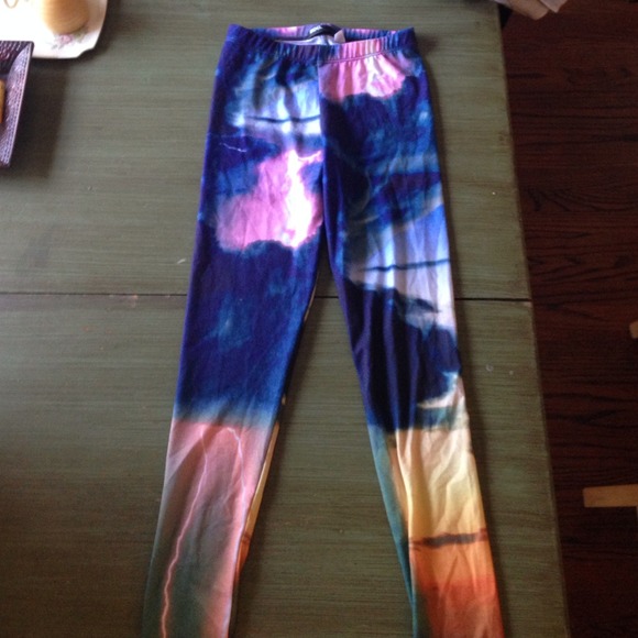 SOLD Patterned leggings