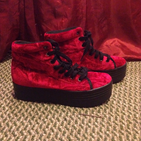 Jeffrey Campbell's HOMGS