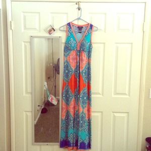 PRINTED Alyn Paige maxi dress!