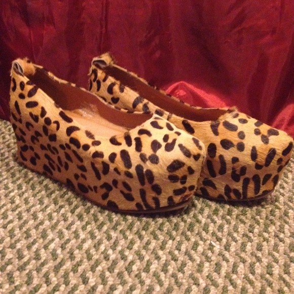 Jeffrey Campbell BeeBees!