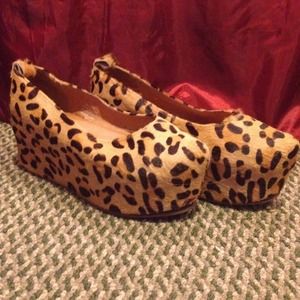 Jeffrey Campbell BeeBees!