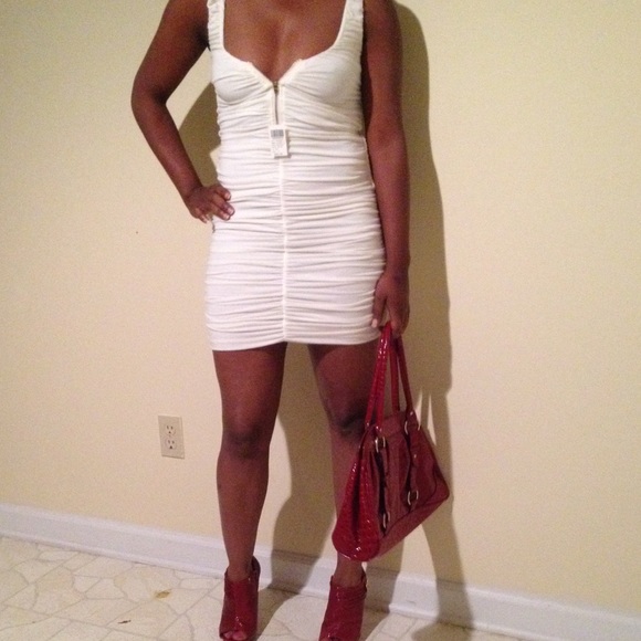 Dress - Picture 3 of 4