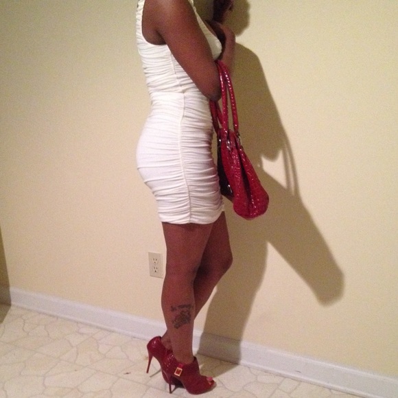 Dress - Picture 4 of 4