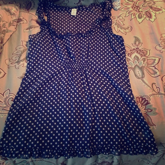 Old navy polka dot shirt