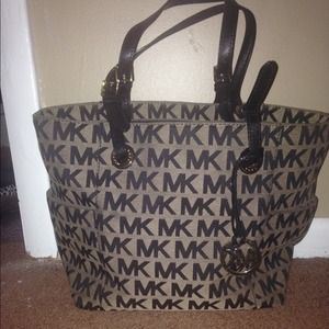 100% authentic michael kors east west tote