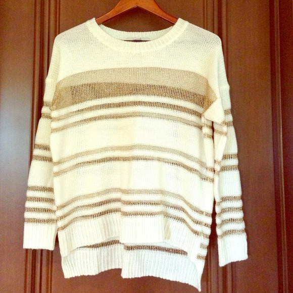 *SOLD* Forever 21 loose fitting sweater with Gold - Picture 1 of 2
