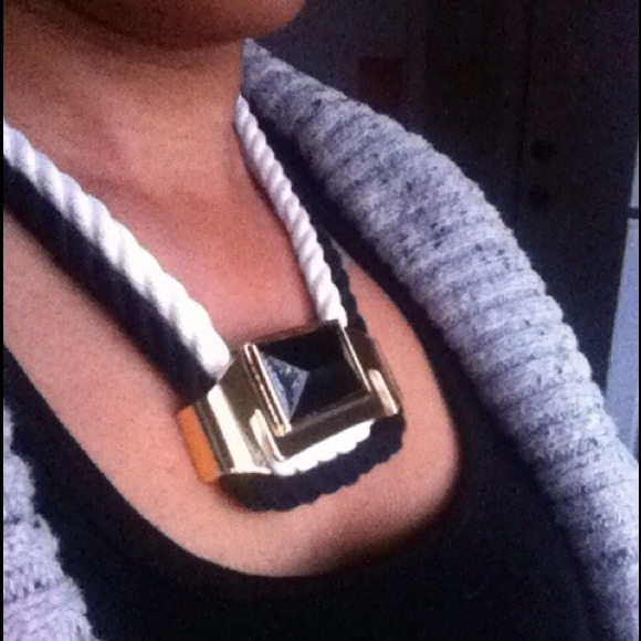 Sold on another site! Black&White necklace - Picture 2 of 3